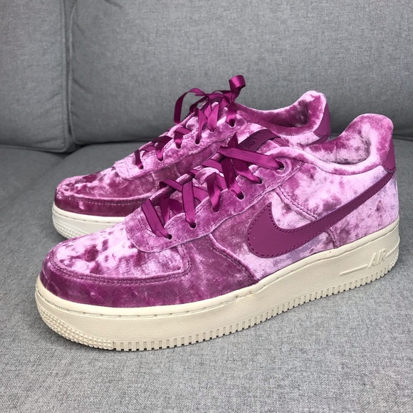 nike force 1lv8